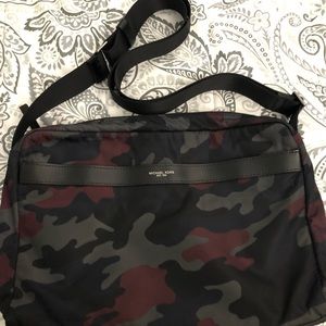 Michael Kors Messenger bag